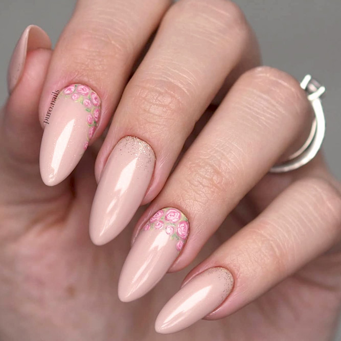 Almond Shape Gel Nails Designs Decorated With Tiny Flowers #almondnails #nudenails #beigenails #floralnails #flowernails