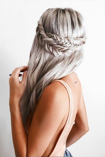 Easy Hairstyles with Silver Hair for a Fabulous Look Picture 3