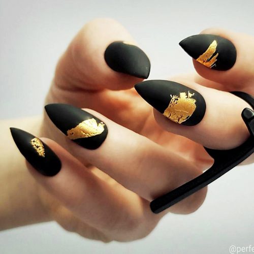 Black Nails with Gold Foil Picture 3