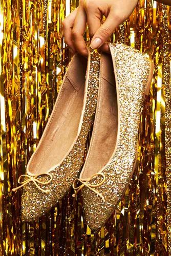 Gold Glitter Shoes Designs picture 3