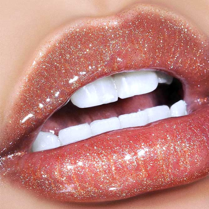 How To Choose The Perfect Lip Gloss For Your Lips
