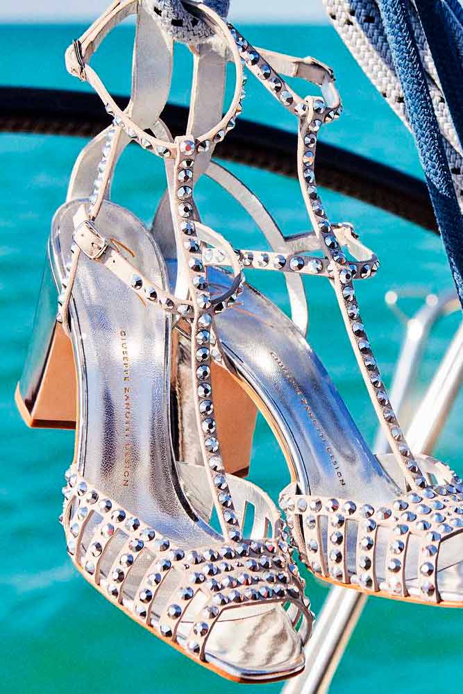 Beautiful Silver Heels For Your Perfect Look Picture 5