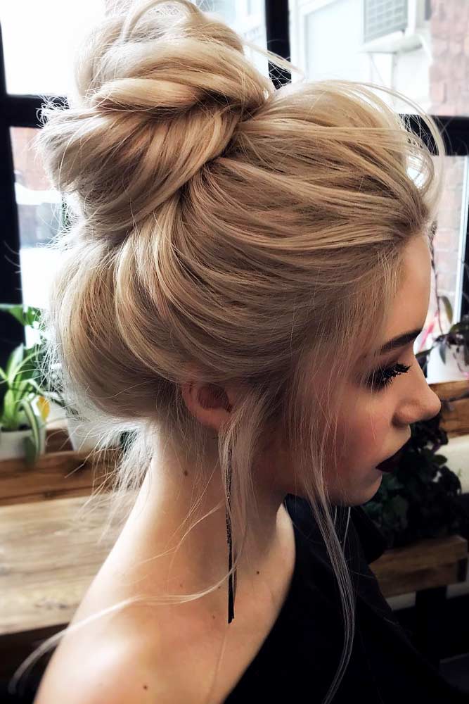 Stunning Chignon Hairstyles With a Voluminous Knot Picture 3