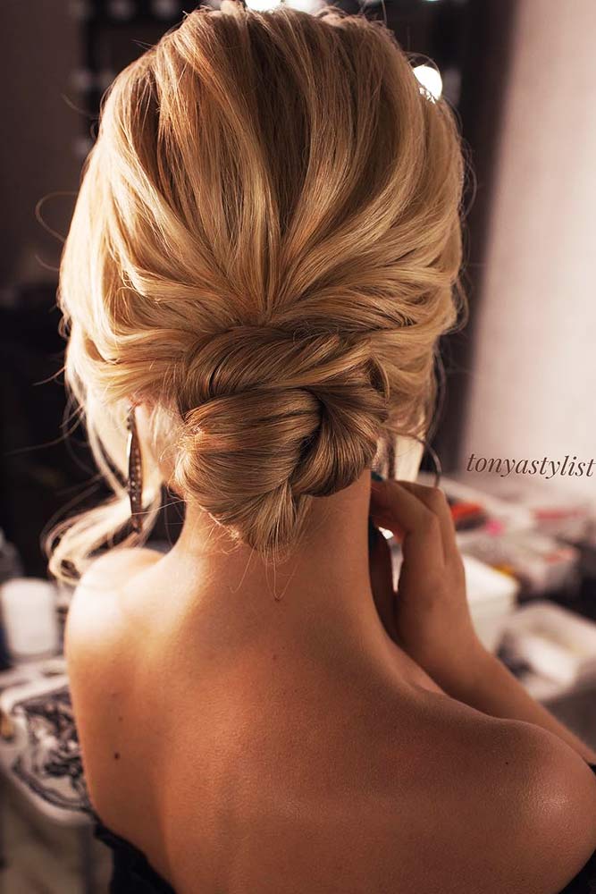 Chignon Hairstyles For Every Day Picture 5