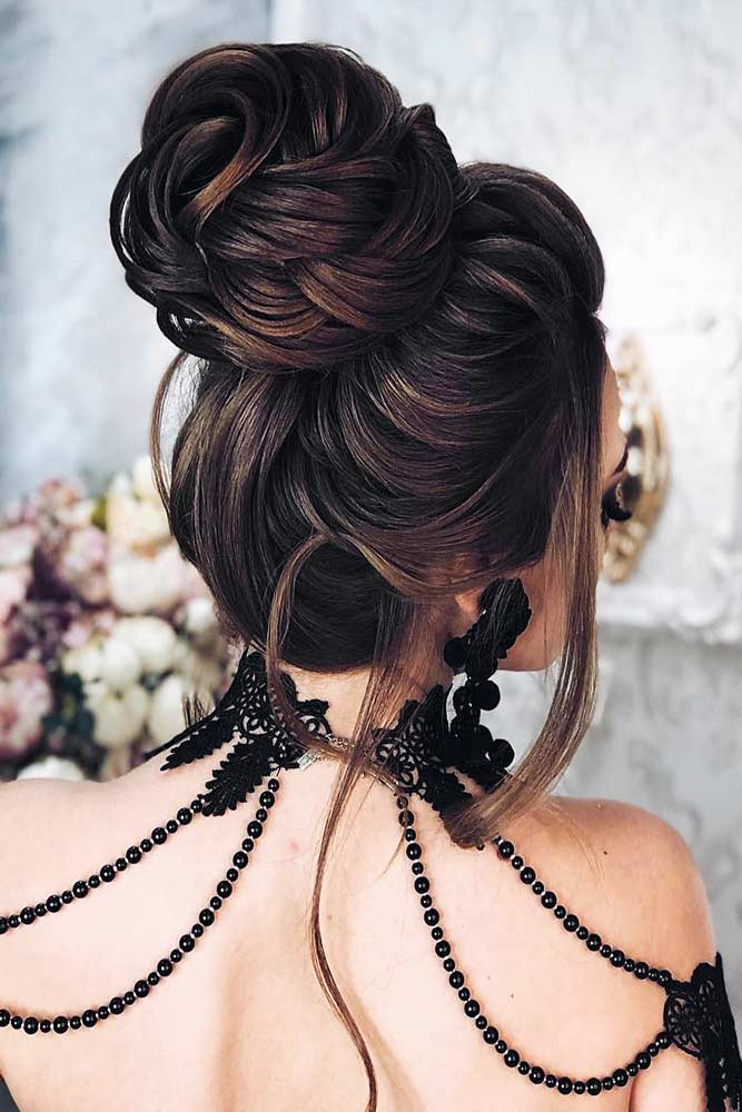 Amazing Chignon Hairstyles for Special Evenings Picture 5