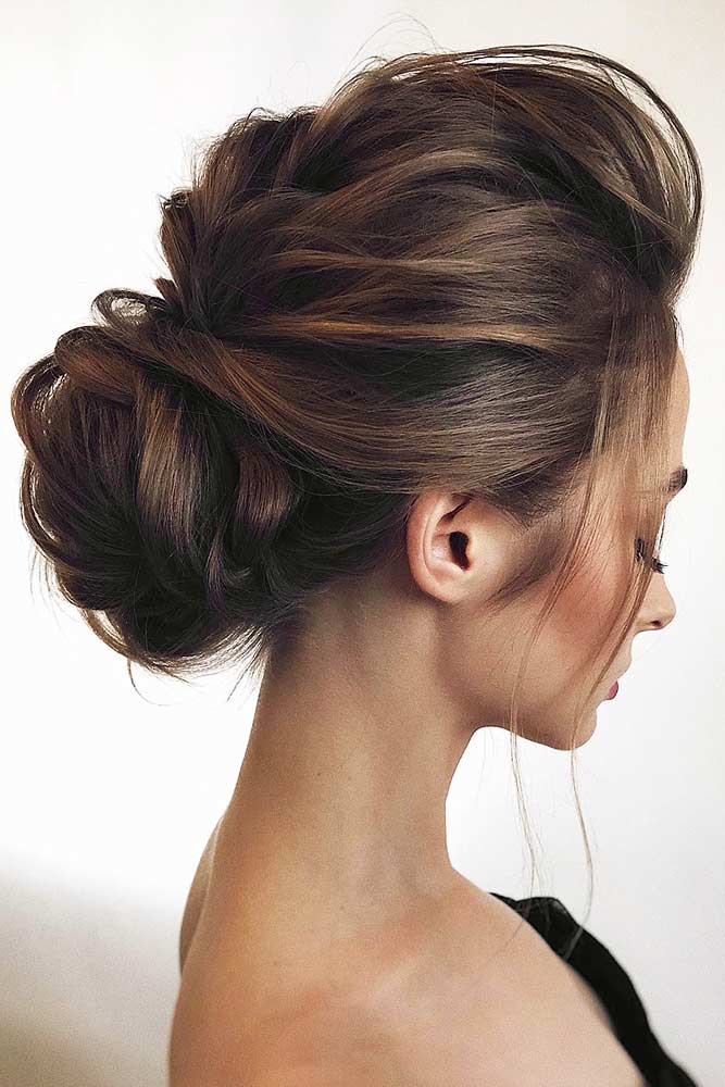 Stunning Chignon Hairstyles With a Voluminous Knot Picture 2