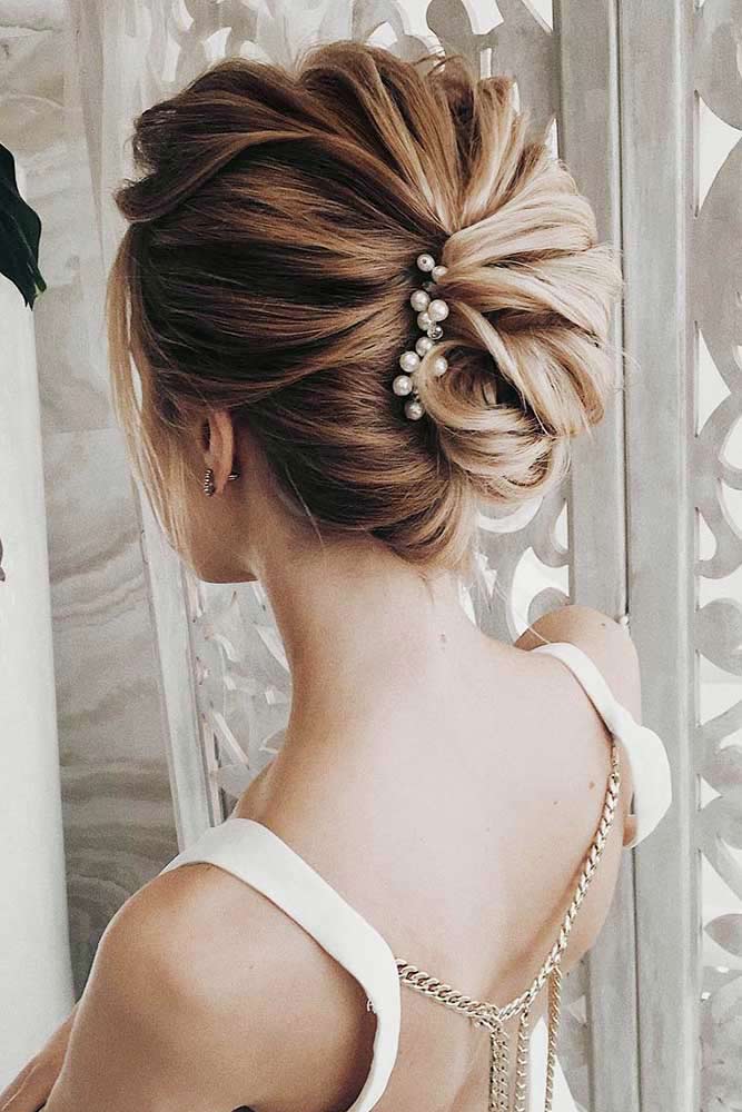 Amazing Chignon Hairstyles for Special Evenings Picture 6