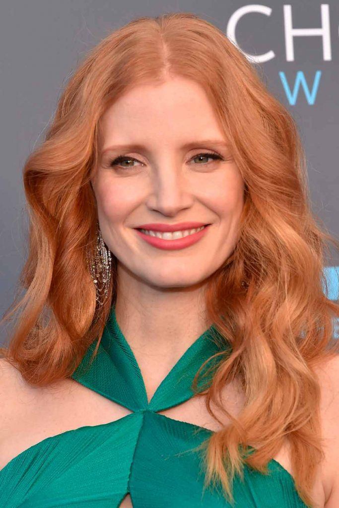 Reddish Strawberry Blonde Waves By Jessica Chastain #reddiahhair #jessicachastain 