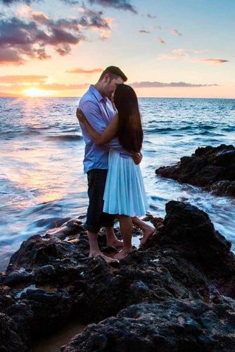 Kissing Photo Ideas With Beautiful View #kiss #romantic photo