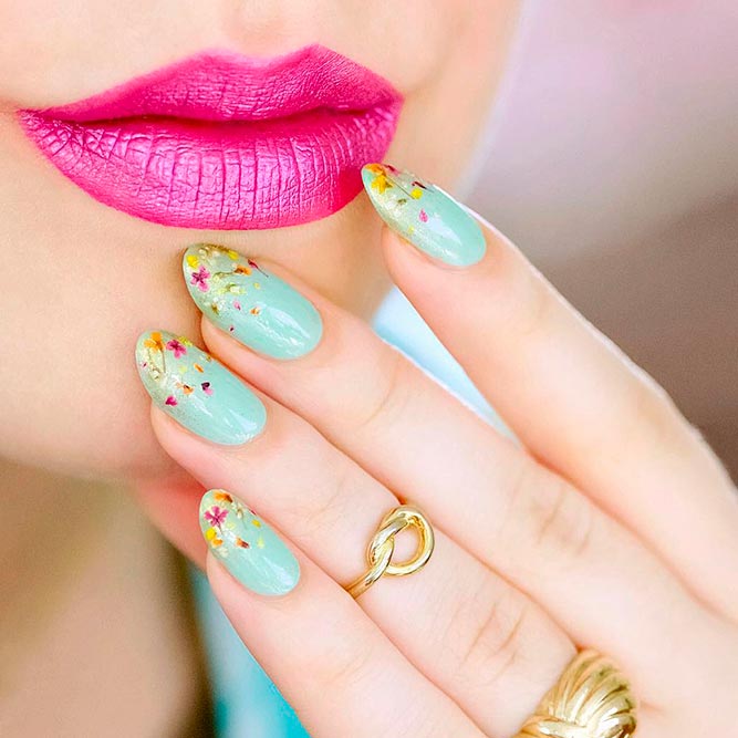 Amazing Dried Flowers On Your Nails #almondnails #bluenails