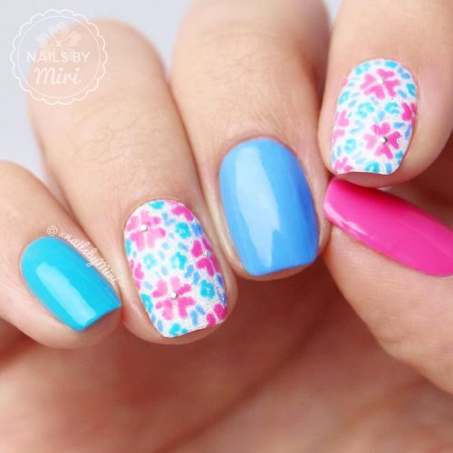 47 Pretty Flower Nail Designs To Copy