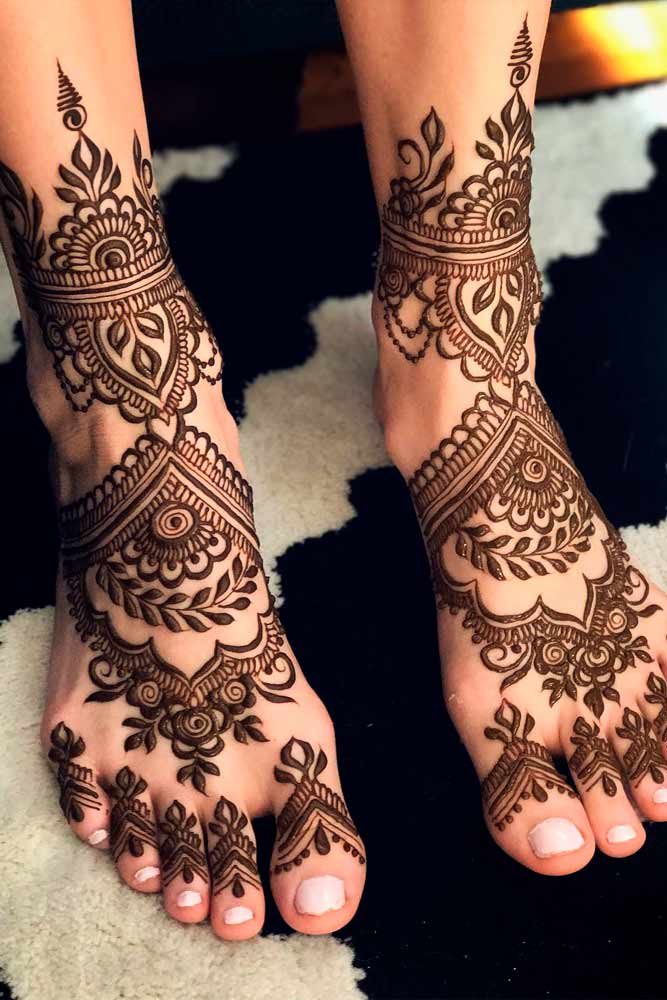 20 Minimalistic Mehndi Designs For Your Feet | WedMeGood