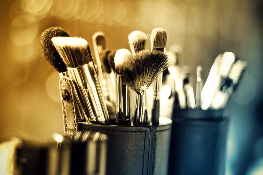 Basic Makeup Brushes And How To Use Them Properly