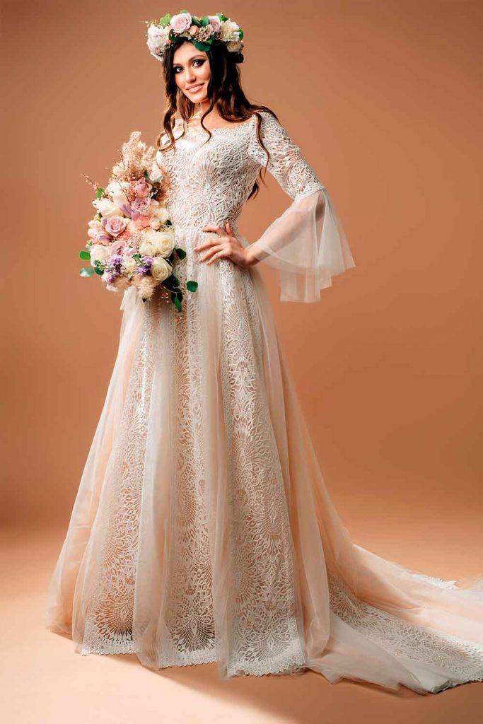 Wedding Dress With Circular Sleeves #prettybrides #weddingday