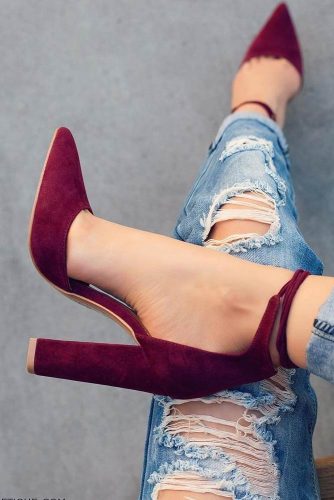 Stylish Heels in Burgundy Color picture 3