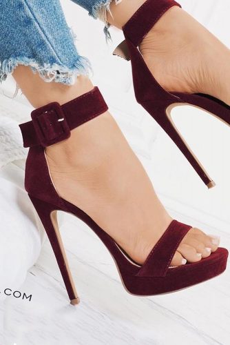 Stylish Heels in Burgundy Color picture 2