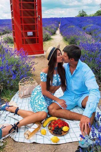 Romantic Picnic Idea #outdoordate #picnic