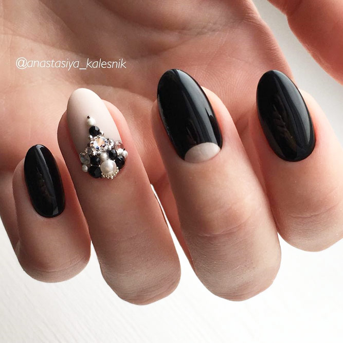 Oval Nail Design In Nude And Black Colors #nudenails