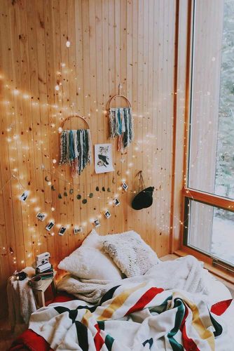 String Lights Decoration In The Bedroom