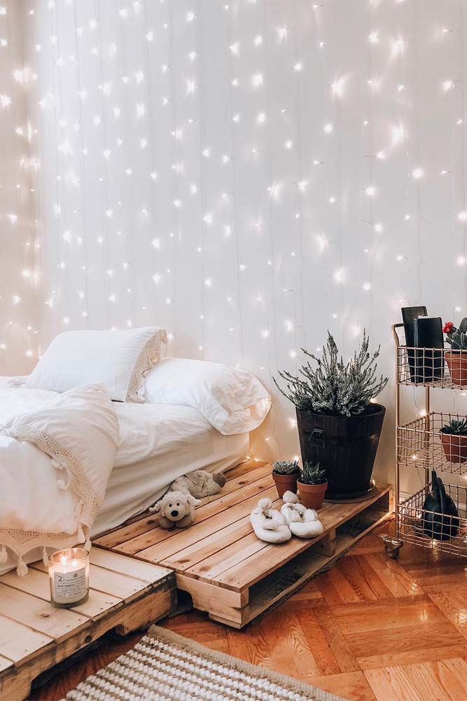 Boho Bedroom Design With String Lights #bohobedroom #rustic