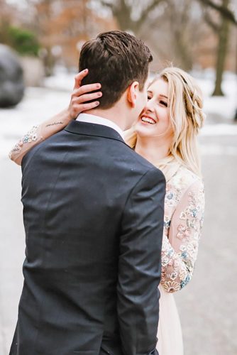 A Classical Pose #engagementphoto #love #couple