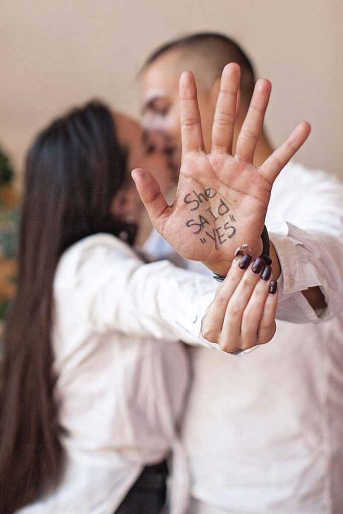 21+ Sweet & Heart-Melting Photos of Couples Exchanging Rings | WeddingBazaar