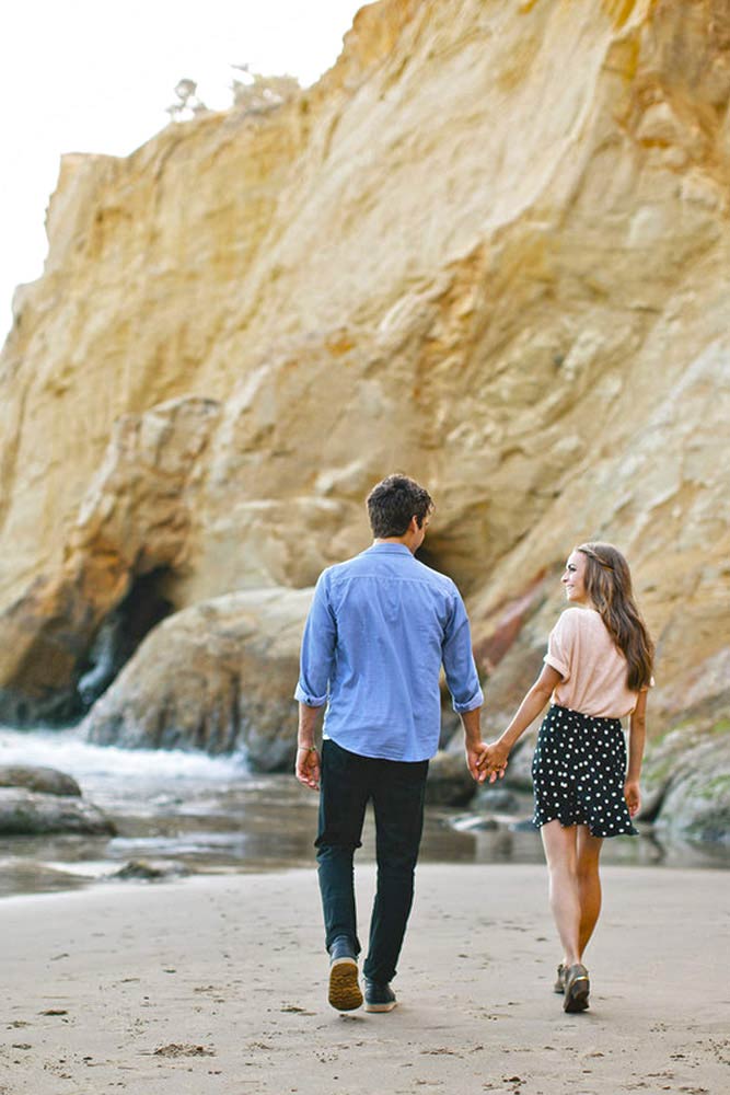 A Romantic Photo Shoot #engagementphoto #couple #beach