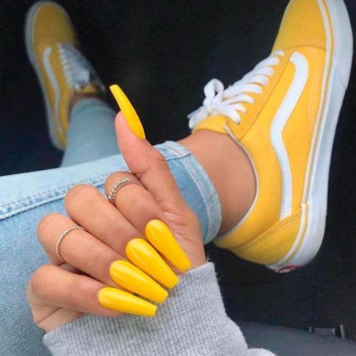 Fresh And Bright Yellow Nails #yellownails #longnails