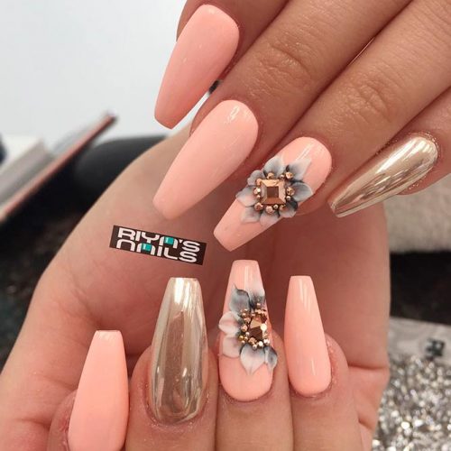 Stunning Nails With 3-D Flowers #chromenails #flowersnails