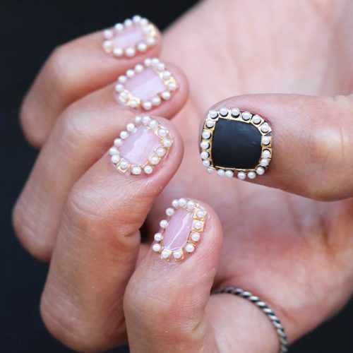 Framed By Pearls Luxury Nails #shortnails #outlinenails #pearls