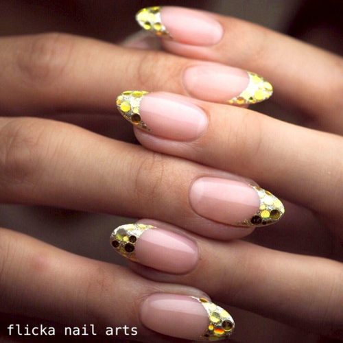 Magnificent Gold French Nails #goldnails #glitternails #frenchnails #frenchmanicure #frenchtips