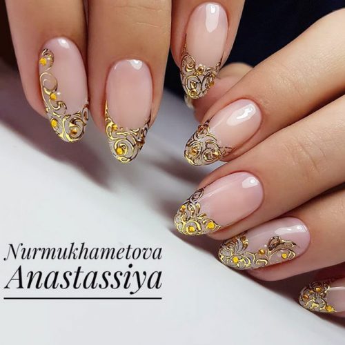 All That Glitters: 37 Gold Nails Designs To Try