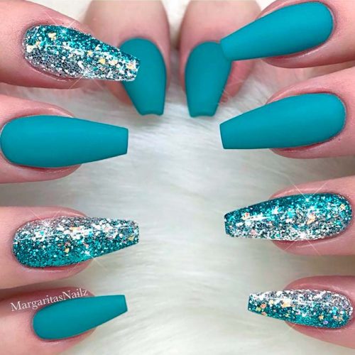 Glitter Gradient Nail Art #glitternails #mattenails