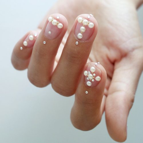 Luxury Nails Decorated With Tender Pearls #nudenails #shortnails #pearls