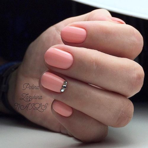 Short Rounded Nails To Maintain The Natural Nail Shape #roundednails #shortnails #peachnails #nudenails