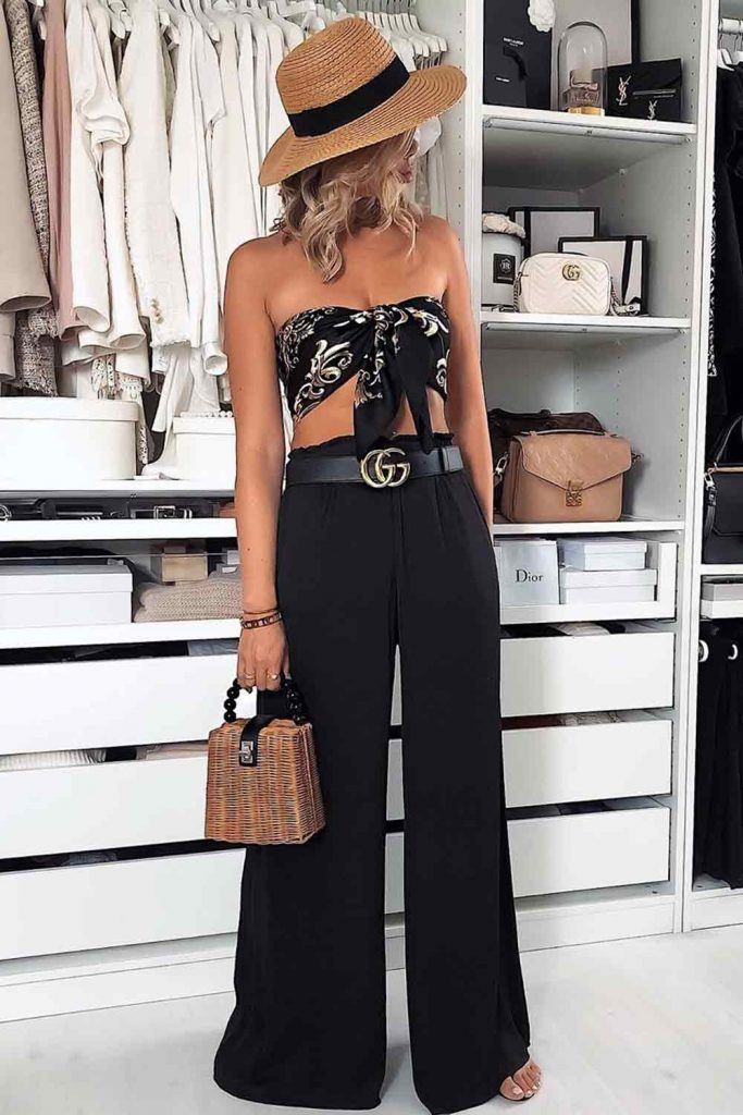 Monochromatic Summer Outfit Idea #blackpants #floraltop