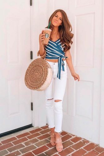 Striped Top And White Jeans #whitejeans 