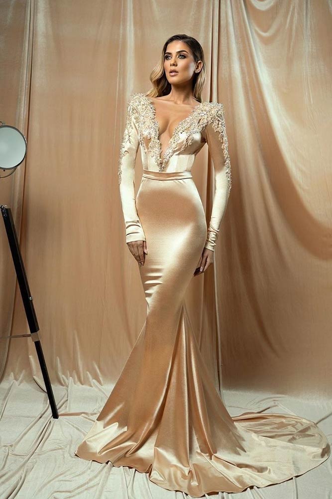 Long Gold Dress With Deep Decollete #decollete #golddress 