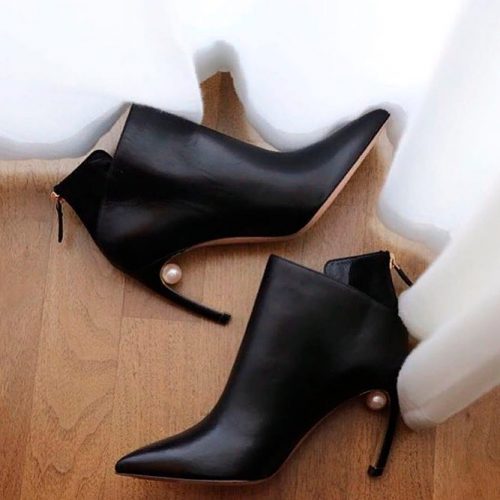 Elegant Ankle Boot With Comma Heels #fallshoes #boots #heeledboots