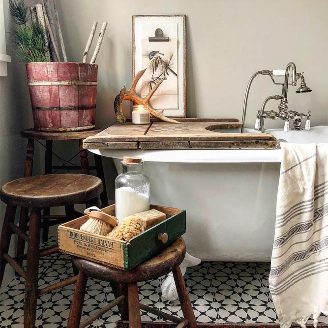 Rustic Bathroom Decor #rusticaccents #vintage