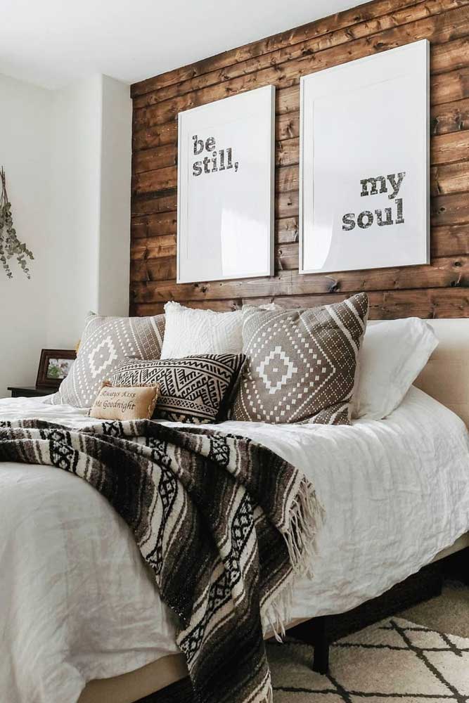 Rustic Bedroom Décor In Cozy Farmhouse #rusticbedroom