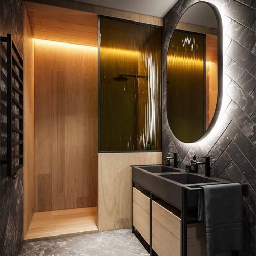 Black Bathroom Design With Lighted Mirror #lightedmirror