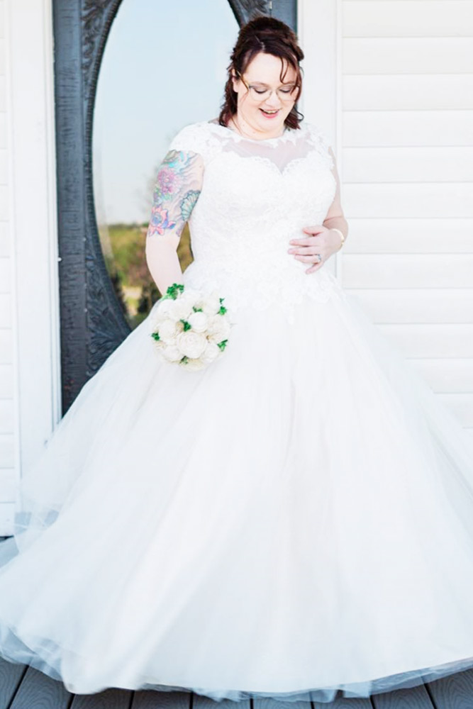 A-line Plus Size Design For Not Tall Bride #capsleeves #nottallbride