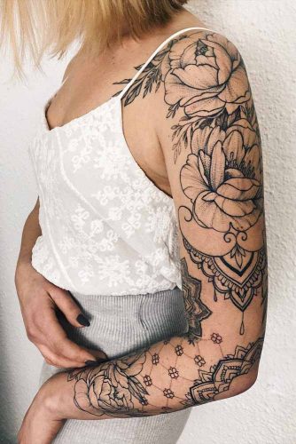Black And White Sleeve Tattoo With Roses #sleevetattoo #mandalatattoo