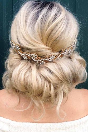 Blonde Updo Hair Style For Long Hair #messyupdo #hairaccessory