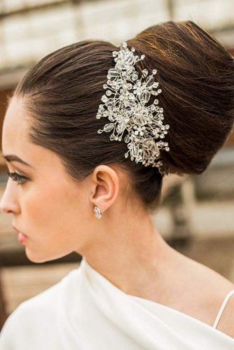 Beautiful Sleek Updo To Make Your Look Unique #sleekupdo #sleekbun