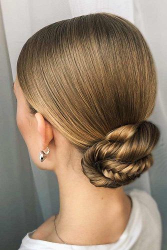 Easy Sleek Updo For Every Day #sleekbun #braidedbun