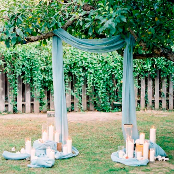 An Extraordinary Idea Of Arch With The Draped Tree #modernweddingarch #weddingarchdraping