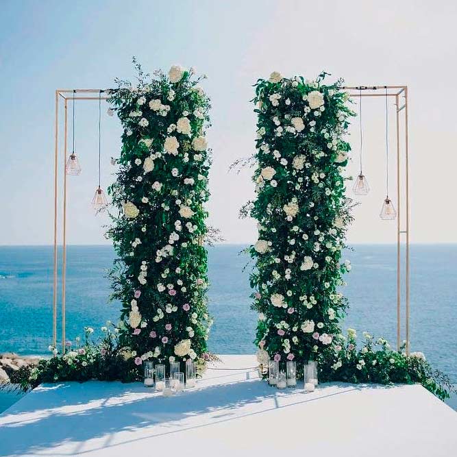 Stunning Cubic Wedding Arch #modernwedding #stylishwedding