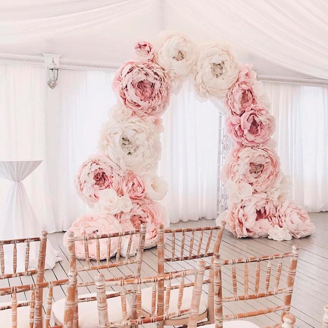 Mind-Blowing Paper Flowers As Wedding Arch Decorations #modernweddingarchway #flowersweddingarch